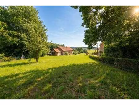braine-l'alleud - villa (4ch/1sdb) à rénover de +/- 250 m².