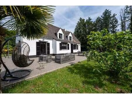 lasne - belle villa (4ch/3sdb/garage) rénovée en 2016.