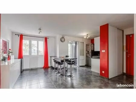 appartement t3 lumineux de 70 m² décines-charpieu