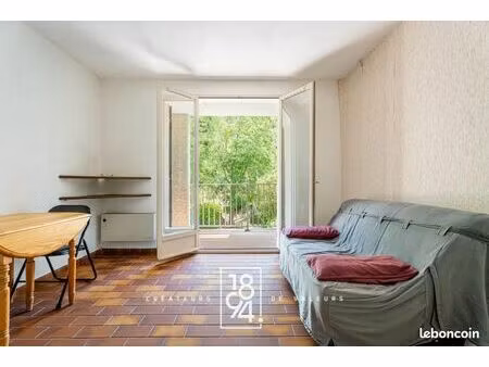 studio 2 pièces 19 m²