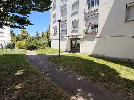 appartement t3 64 m² vaulx en velin village