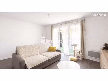 puget sur argens  confortable appartement 2 pièces  terrasse + place de parking