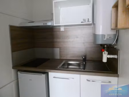 plein centre studio de 22 15 m2 en rdc rénové entièrement