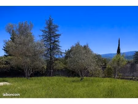terrain 380 m² pignans