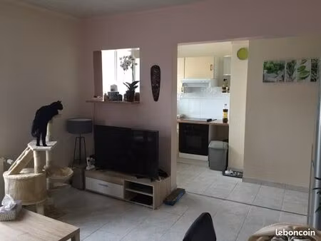 f1 centre ville dans petite résidence