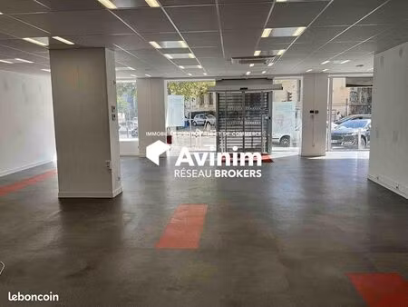 local commercial  atelier 875 m² marseille