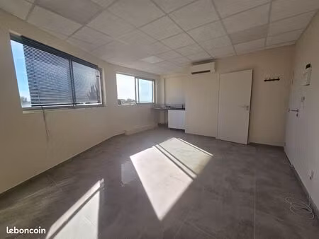 local professionnel / bureau