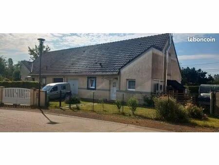 pavillon dans village tranquille
