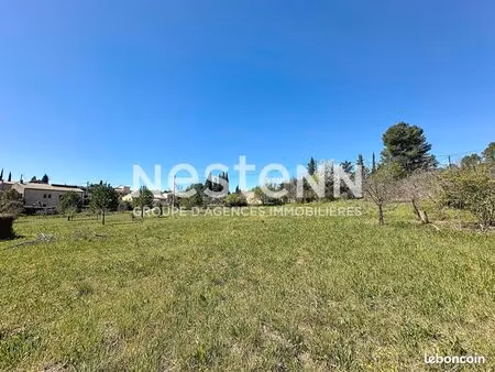 terrain 1 200 m² lorgues