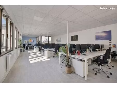 bureaux 300 m²