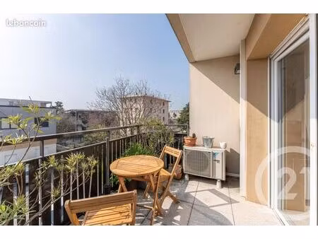 appartement 4 pièces 82 m²