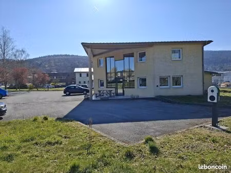 location immeuble bureaux commerciaux 390 m2 arbent secteur oyonnax 01