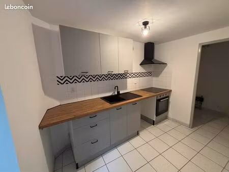 t3/t4 75 m² - parking - très proche comodités