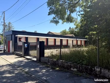 vente pro (murs) | local industriel / bâtiment | 439 m² | arbent