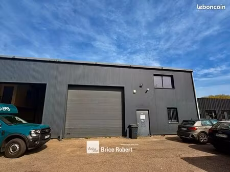 local industriel 207 m²