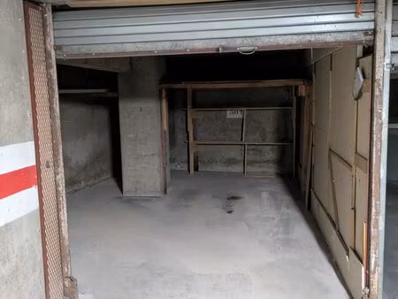 grand garage fermé 22 m² – marseille 13003