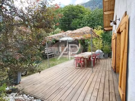 chalet 6 pièces 158 m²