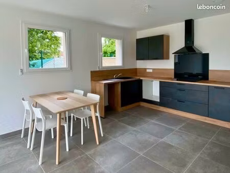maison mitoyenne récente - 90 m2 - 3ch - jardin - garage