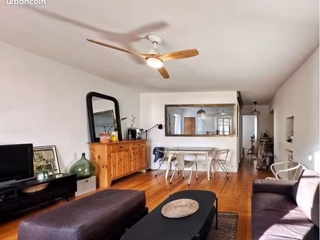 appartement t3 traversant place du château
