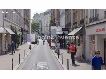 commerce habillement/textile 55 m²