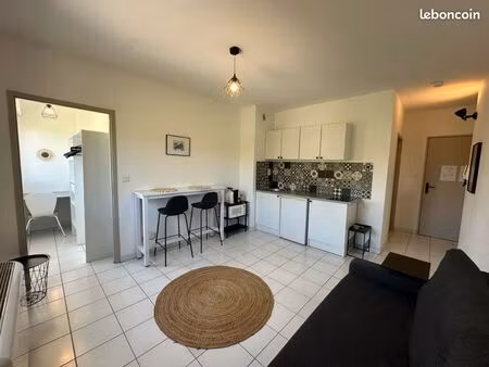 à louer grand studio étudiant
