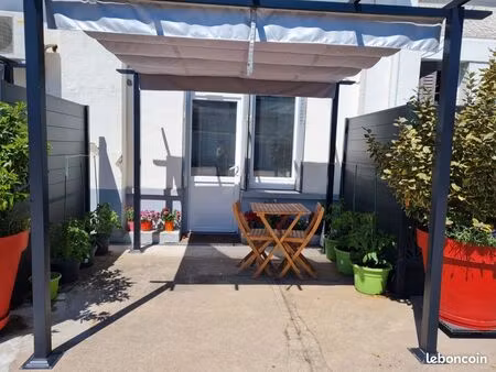 studio meublé avec extérieur
