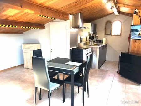 haut de villa f2/3clim réversible  piscine  tennis  terrasse vue mer  bbq  parking privati