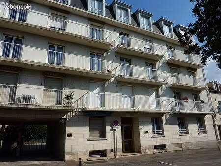 appartement de 2 pièces principales dans bonne résidence