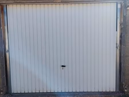 garage bétonné - dispo immediate
