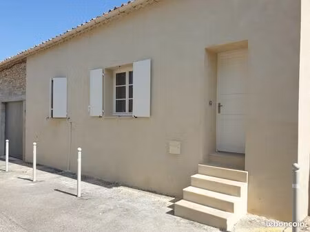 location maison de village avec extérieur