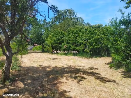 terrain 1553 m² beauvoir