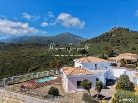 maison 260 m² avec 2 logements indépendants et vue mer