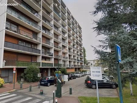 location studio refait à neuf