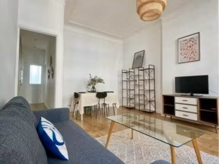 t3 meublé 63m² dernier étage – cinq avenues/longchamps