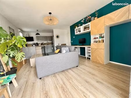appartement 2 pièces 61 m²