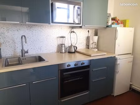 location appartement meublé avec balcon et place de parking