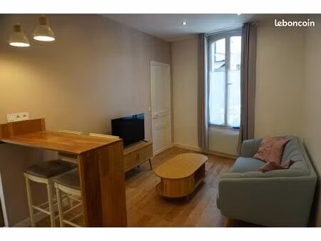 location appartement 2 pièces meublé 32 m² – puteaux centre