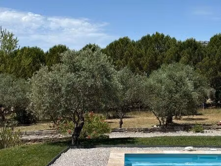 maison avec piscine et superbe terrain arboré