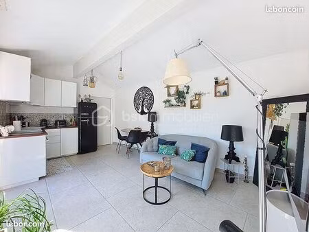 vends t2 avec garage et parking