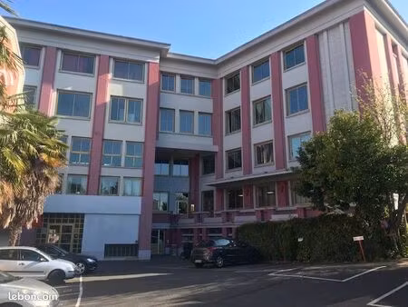bureaux a louer dans immeuble art deco