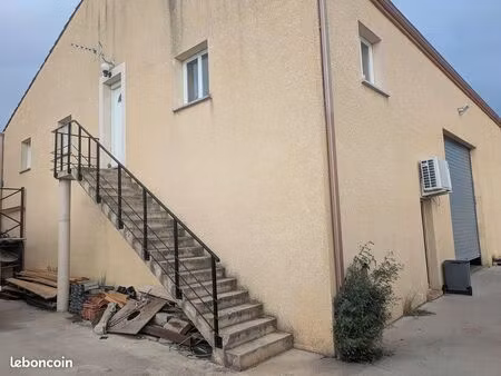 entrepôt mixte hangar  bureau  habitation  de 290 m² sur un terrain de 520 m² zac de cours