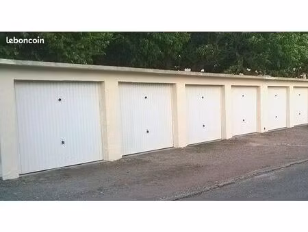 recherche box fermé ou cave
