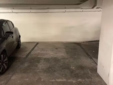 place de parking sécurisée - pantin