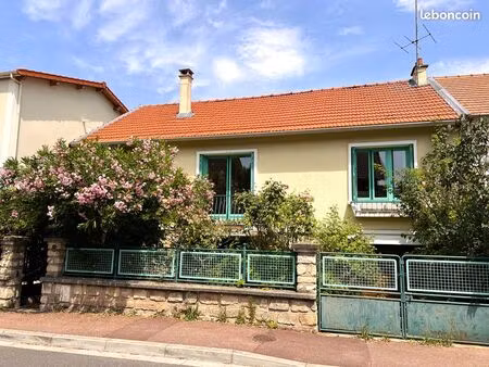 maison 5 pièces 90 m² avec jardin et garage à 300 m du rer b