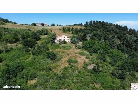 propriété 3 pièces 145 m²