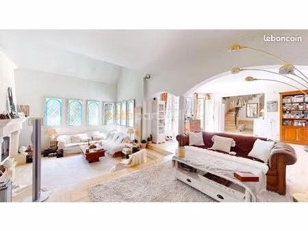 maison 8 pièces 204 m²