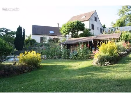 propriété d'exception au cœur du vexin français  un art de vivre unique