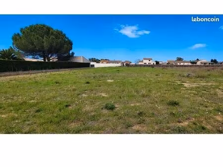 terrain 1 040 m² azille