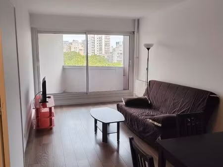 loue beau studio meublé de 33m2