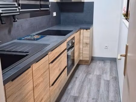 t2 lumineux 43m2-balcon-parking-cave